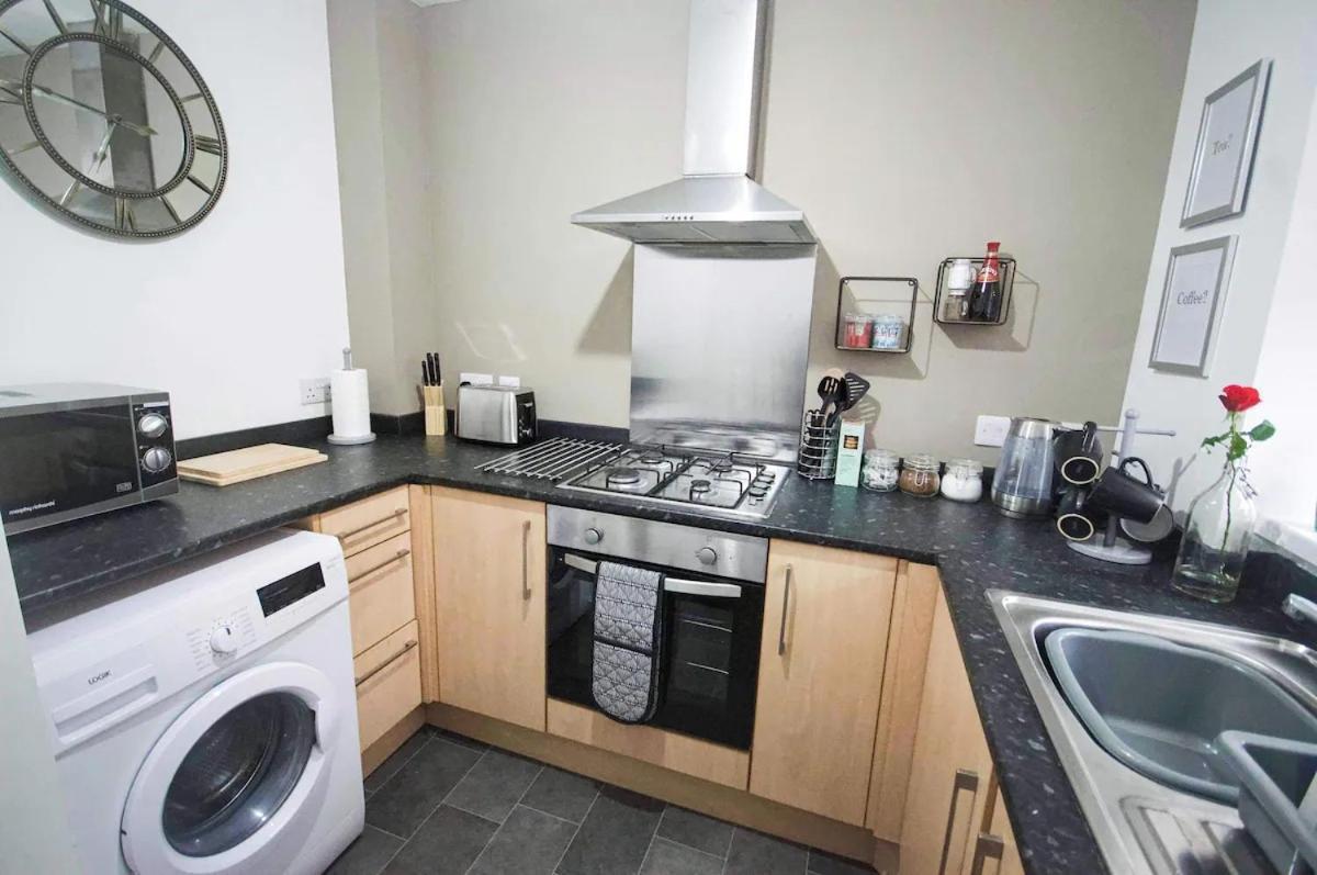 Apartment Affordable Digs Nr Centre Sleeps5 Free Secure Parking